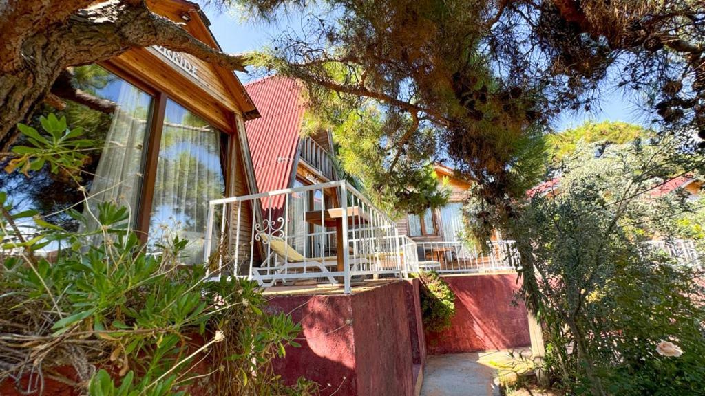 Gaia Bungalow Bed and Breakfast Ayvalı Esterno foto