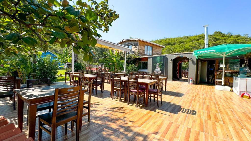 Gaia Bungalow Bed and Breakfast Ayvalı Esterno foto